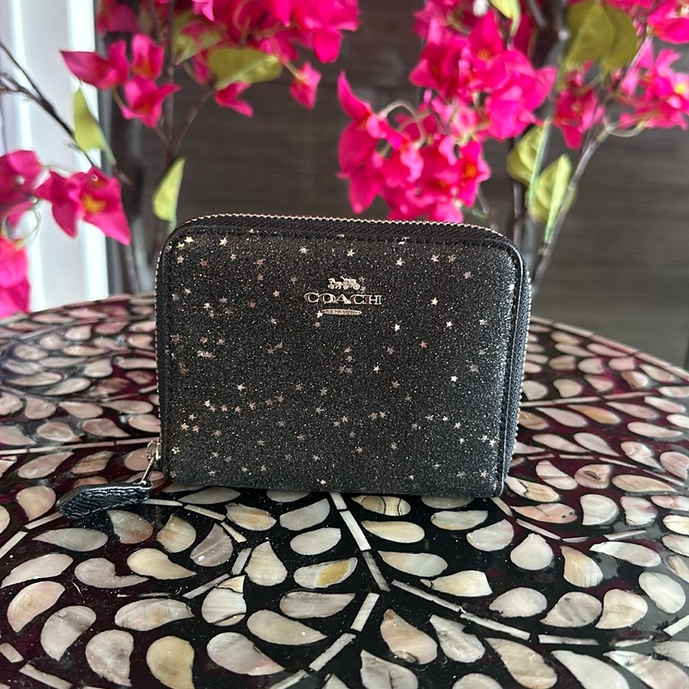 Brand New Never Used Women's Small Credit Card Wallet ID Card Case